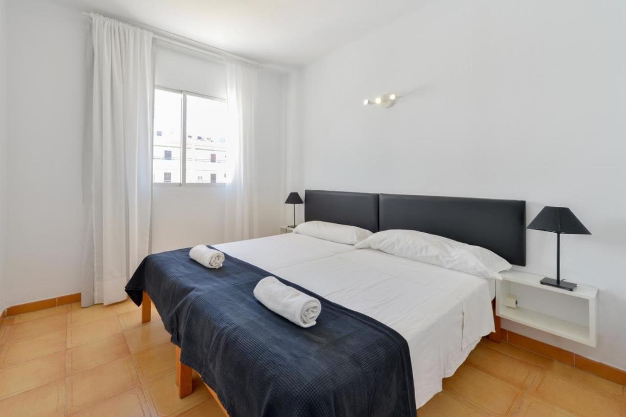 Apartamentos San Antonio Beach Extérieur photo