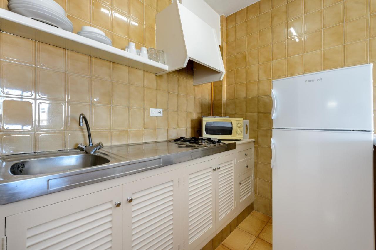 Apartamentos San Antonio Beach Extérieur photo