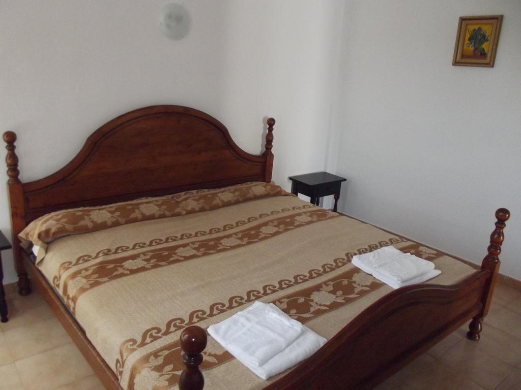 Apartamentos San Antonio Beach Extérieur photo