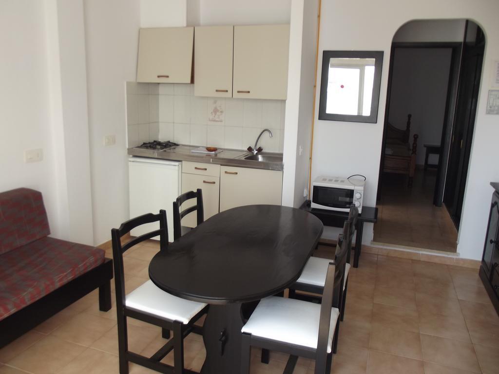 Apartamentos San Antonio Beach Extérieur photo