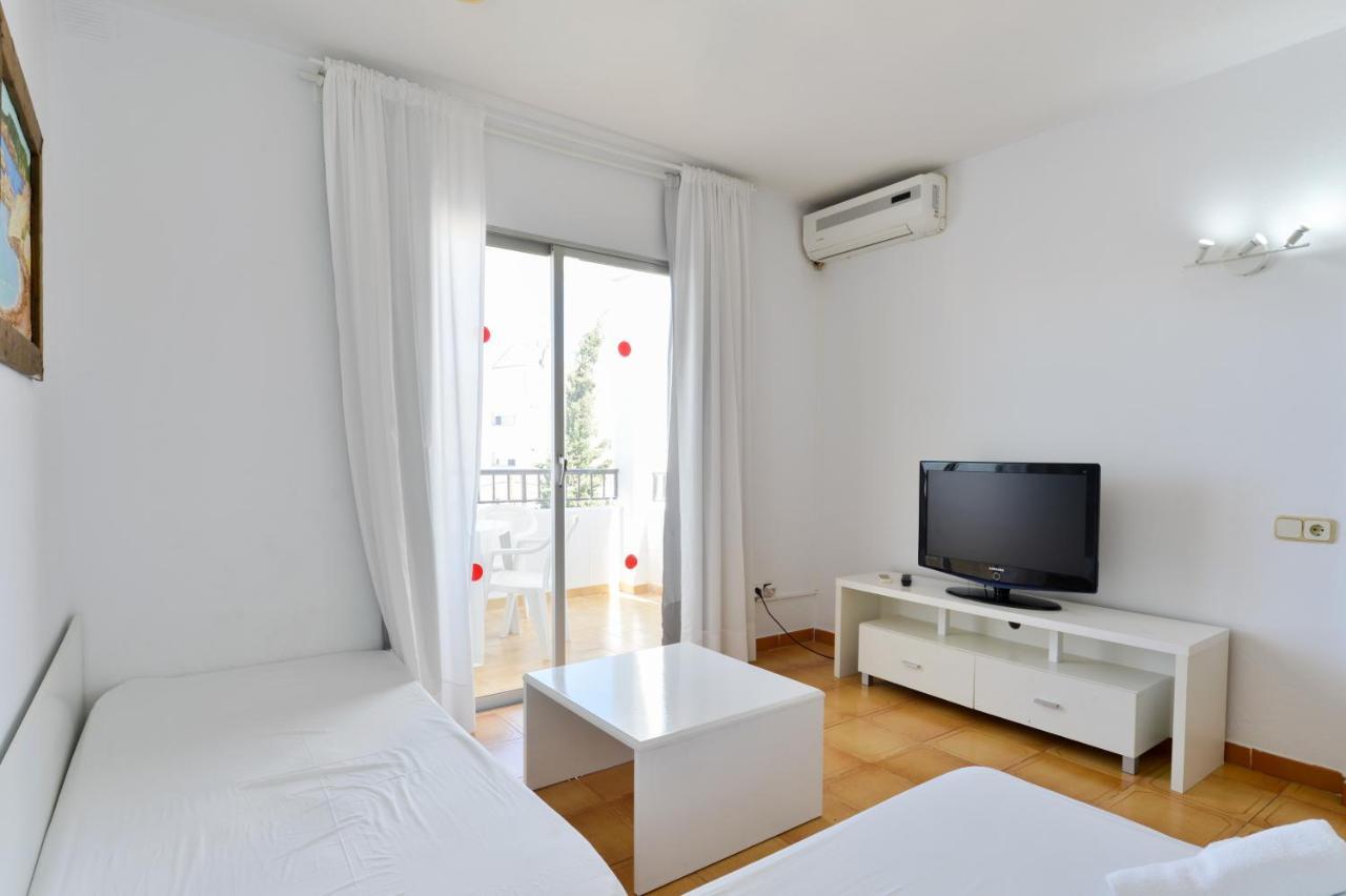 Apartamentos San Antonio Beach Extérieur photo